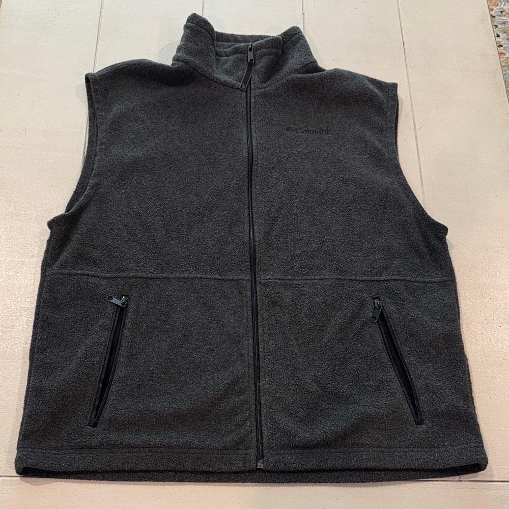 Columbia Men's Charcoal Fleece Vest